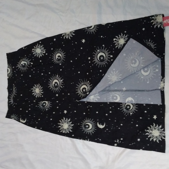 NWT ROMWE Avant Sun & Moon Print Skirt - Picture 6 of 10